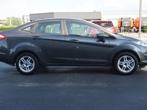 Used 2018 Ford Fiesta SE FWD image 4