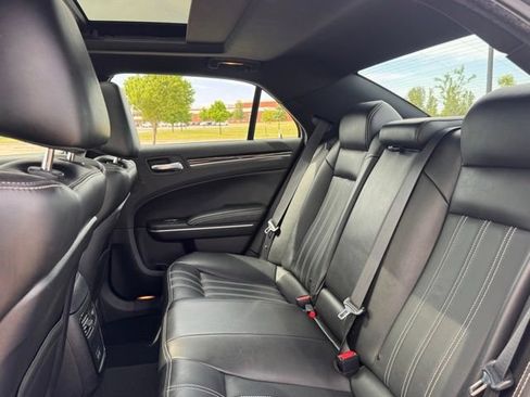 Used 2022 Chrysler 300 S RWD image 31