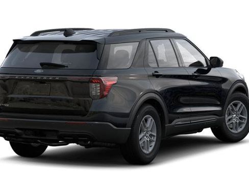 New 2025 Ford Explorer Active RWD image 3