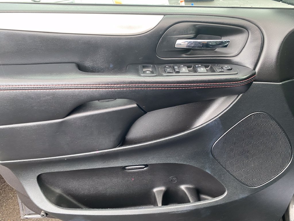 Used 2019 Dodge Grand Caravan GT FWD image 13