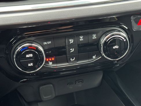 New 2026 Chevrolet Trax ACTIV FWD image 19