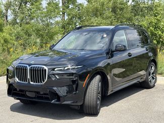 Used 2026 BMW X7 xDrive40i w/ M Sport Package video 3