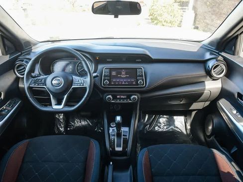 Used 2018 Nissan Kicks SR image 14