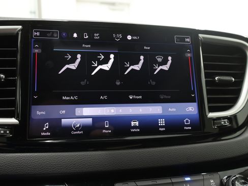 Used 2024 Chrysler Pacifica Touring-L FWD image 50