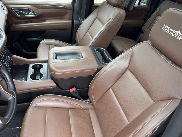 Used 2023 Chevrolet Suburban High Country w/ Premium Package 2 AWD/4WD image 6