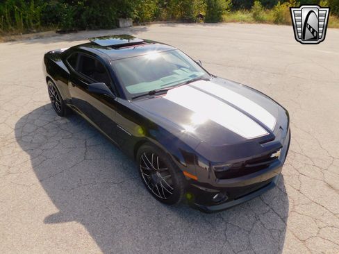 Used 2011 Chevrolet Camaro SS w/ RS Package image 9
