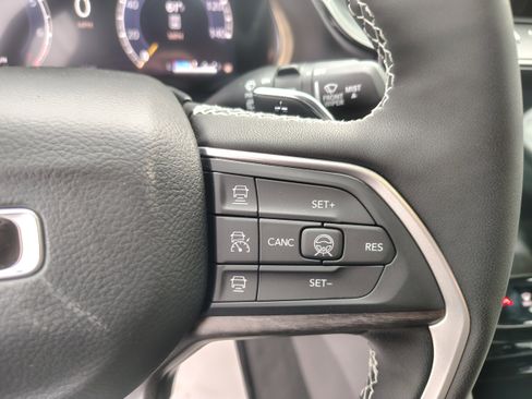 New 2026 Jeep Grand Cherokee Altitude image 31