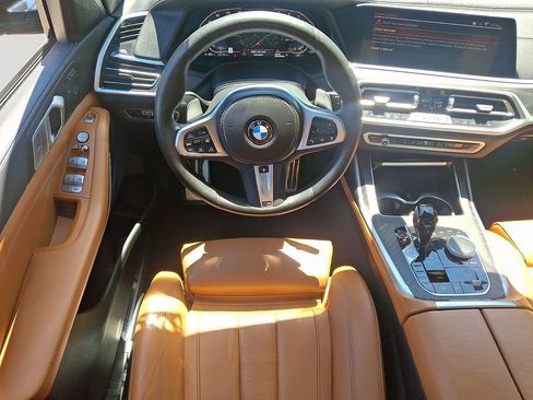 Used 2022 BMW X7 xDrive40i w/ M Sport Package AWD/4WD image 13