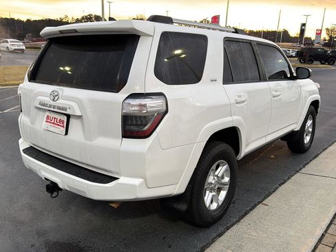 Certified 2019 Toyota 4Runner SR5 image 5