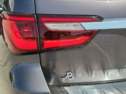 Used 2019 INFINITI QX80 Limited AWD/4WD image 10