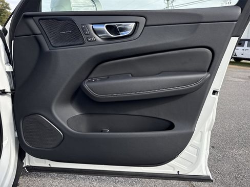 Used 2023 Volvo XC60 T8 Ultimate w/ Climate Package image 30