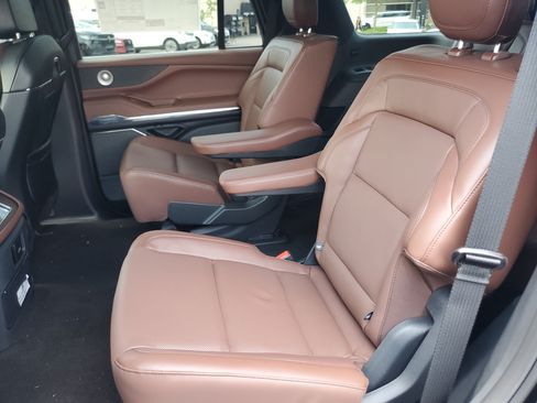 New 2027 Lincoln Navigator Reserve AWD/4WD image 30