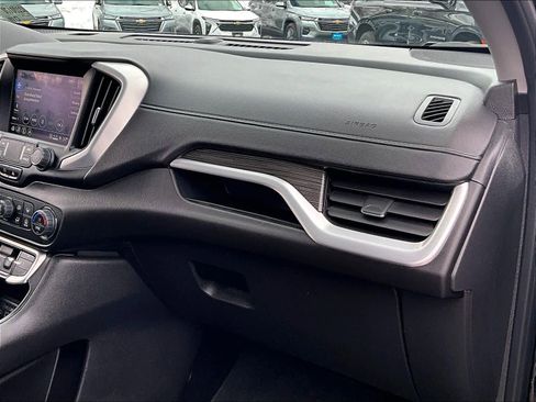 Used 2023 GMC Terrain SLE w/ Driver Convenience Package image 13
