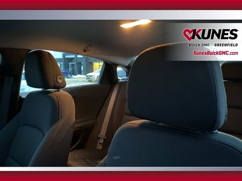 Used 2021 Chevrolet Malibu LT image 14