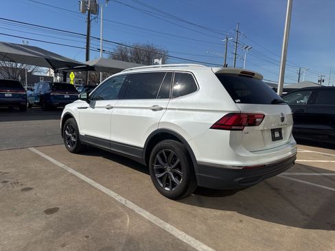 Certified 2023 Volkswagen Tiguan SE image 3