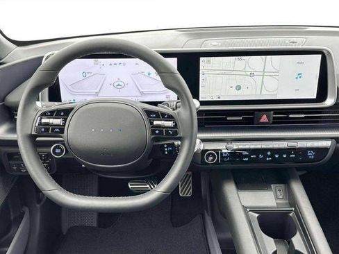 New 2025 Hyundai Ioniq 6 Limited image 17