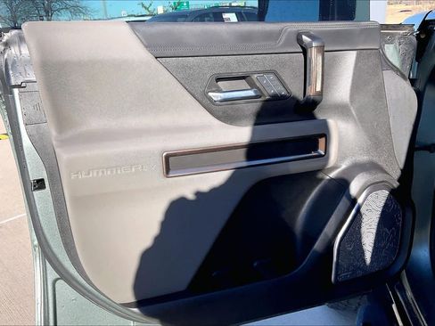 Used 2024 GMC Hummer EV 3X image 21