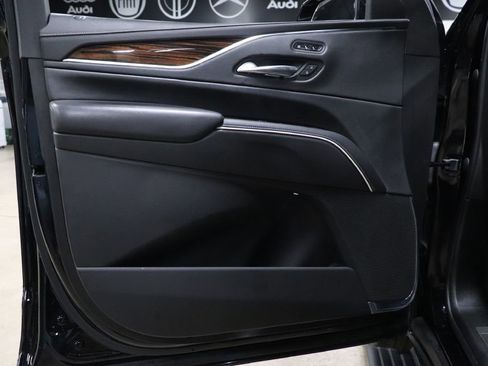 Used 2022 Cadillac Escalade ESV Premium Luxury w/ Performance Package image 9