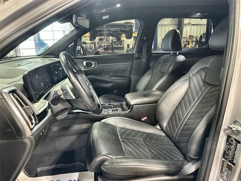 Used 2024 Kia Sorento SX Prestige image 12