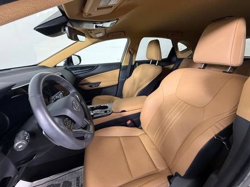 Used 2025 Lexus NX 250 FWD w/ Towing Package (2000 Lbs) image 17
