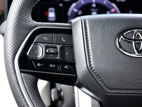 Used 2024 Toyota Sequoia Capstone image 30