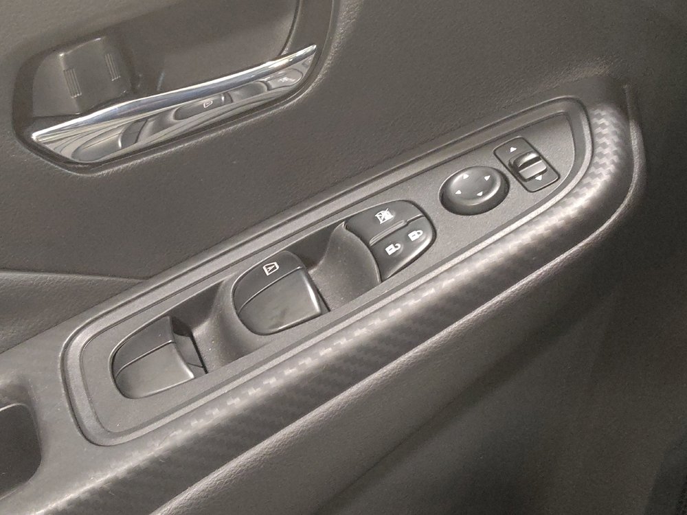 Used 2025 Nissan Versa SV FWD image 27