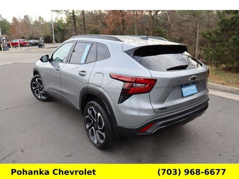 Certified 2025 Chevrolet Trax RS w/ Driver Confidence Package image 5