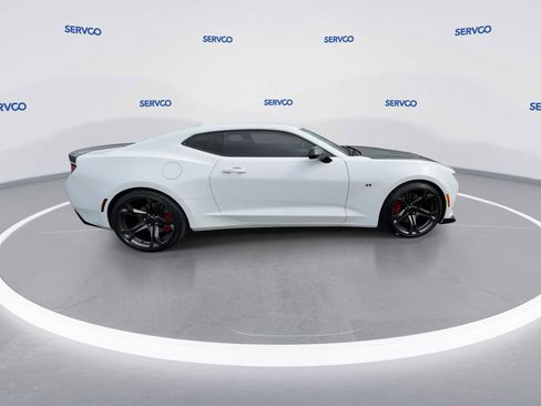 Used 2018 Chevrolet Camaro SS RWD image 9
