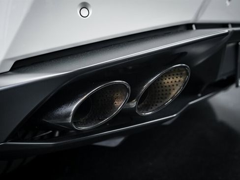 Used 2016 Lamborghini Huracan LP 610-4 image 12