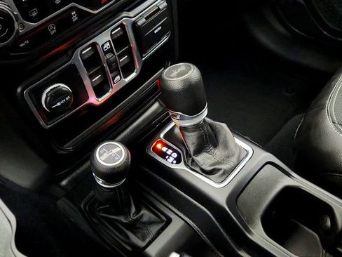 Used 2023 Jeep Wrangler Unlimited Sport AWD/4WD image 16