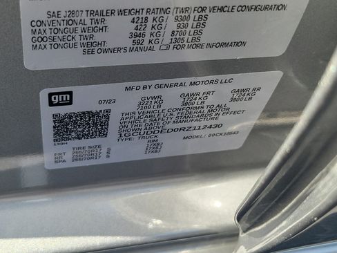 Used 2024 Chevrolet Silverado 1500 LT AWD/4WD image 30