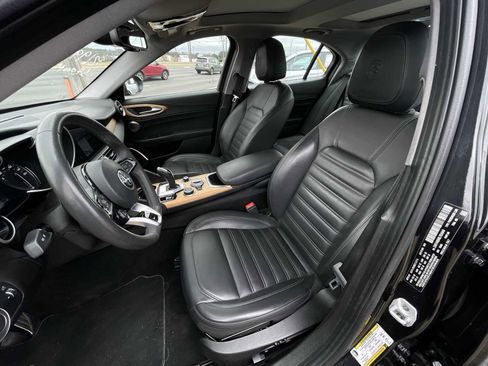 Used 2020 Alfa Romeo Giulia Ti w/ Quick Order Package 22X Lusso image 19