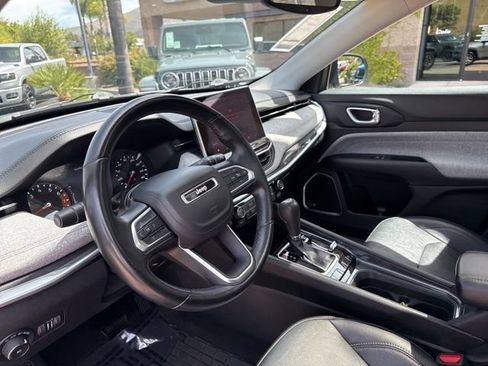 Used 2022 Jeep Compass Latitude w/ Sun and Sound Group AWD/4WD image 23