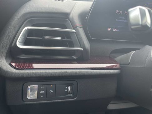 Certified 2024 Chevrolet Traverse RS image 17