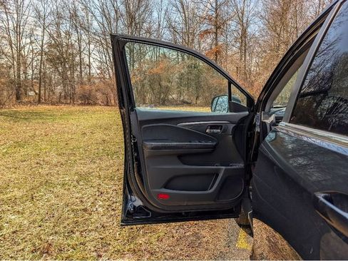 Used 2017 Honda Pilot EX-L image 10