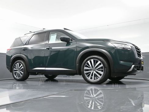 Used 2022 Nissan Pathfinder Platinum w/ Cargo Package image 53