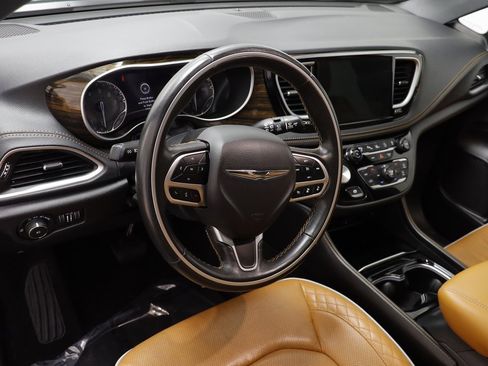 Used 2021 Chrysler Pacifica Pinnacle image 6