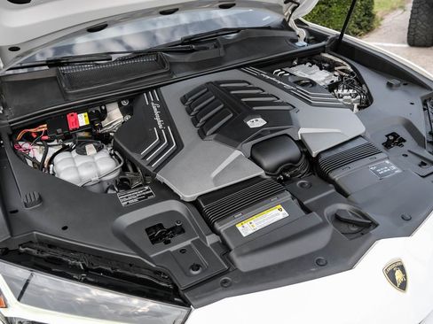 Used 2022 Lamborghini Urus image 61