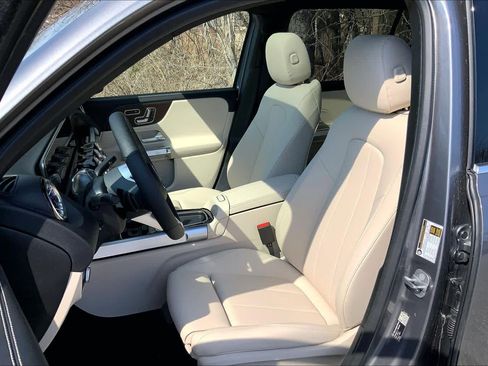 New 2026 Mercedes-Benz GLB 250 4MATIC image 12