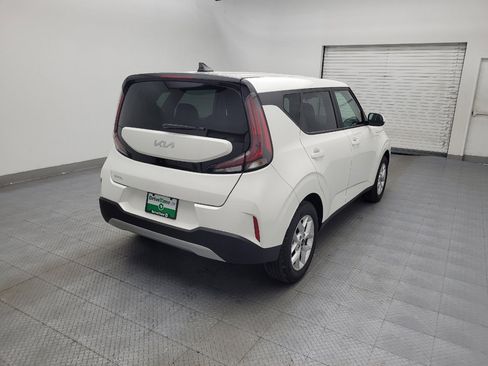 Used 2025 Kia Soul LX image 9