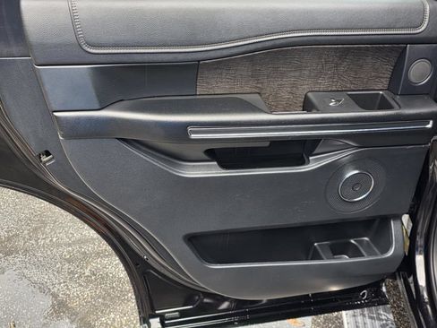 Used 2020 Ford Expedition Limited RWD image 40