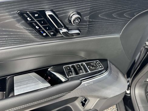 New 2025 Cadillac Lyriq Luxury image 20