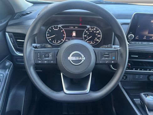 Used 2024 Nissan Rogue SV image 12