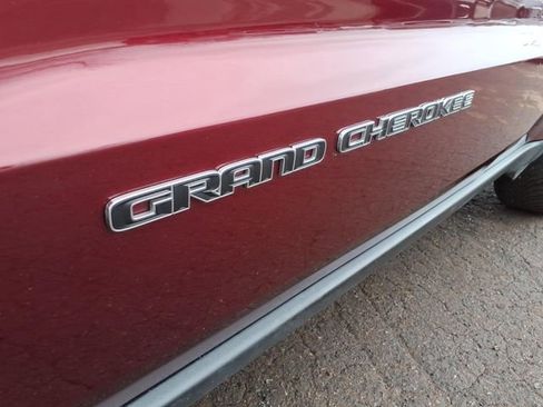 Used 2019 Jeep Grand Cherokee Limited image 10