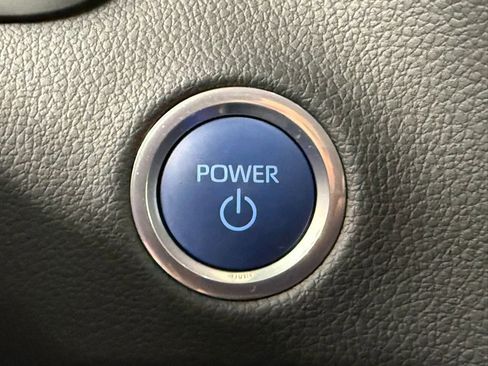 Used 2024 Toyota Tundra Limited image 25