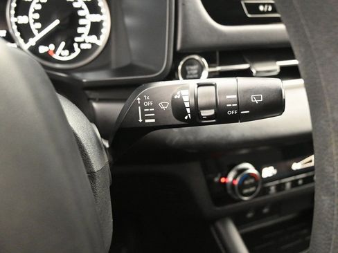 Used 2025 Mitsubishi Outlander ES AWD/4WD image 18