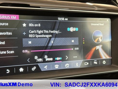 Used 2019 Jaguar F-PACE Premium image 37