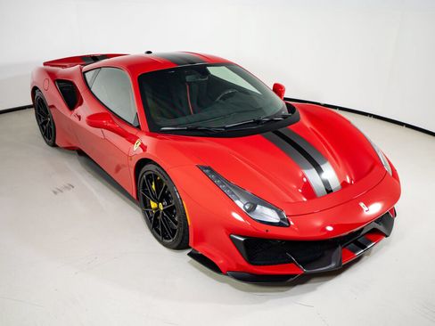 Used 2019 Ferrari 488 Pista Coupe RWD image 6