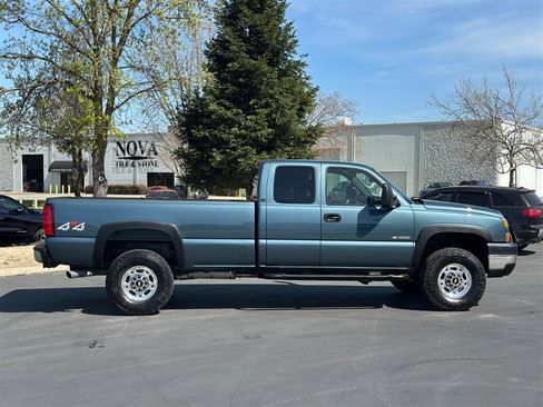 Used 2006 Chevrolet Silverado 3500 LT w/ Skid Plate Package AWD/4WD image 32