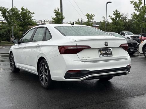 Certified 2024 Volkswagen Jetta Sport FWD image 3